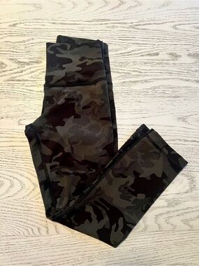 lululemon Wunder Unders | Size 4 | Green Camo